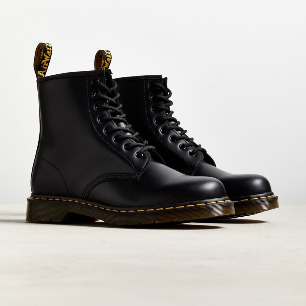 Dr. Martens Core 1460 8-Eye Boot